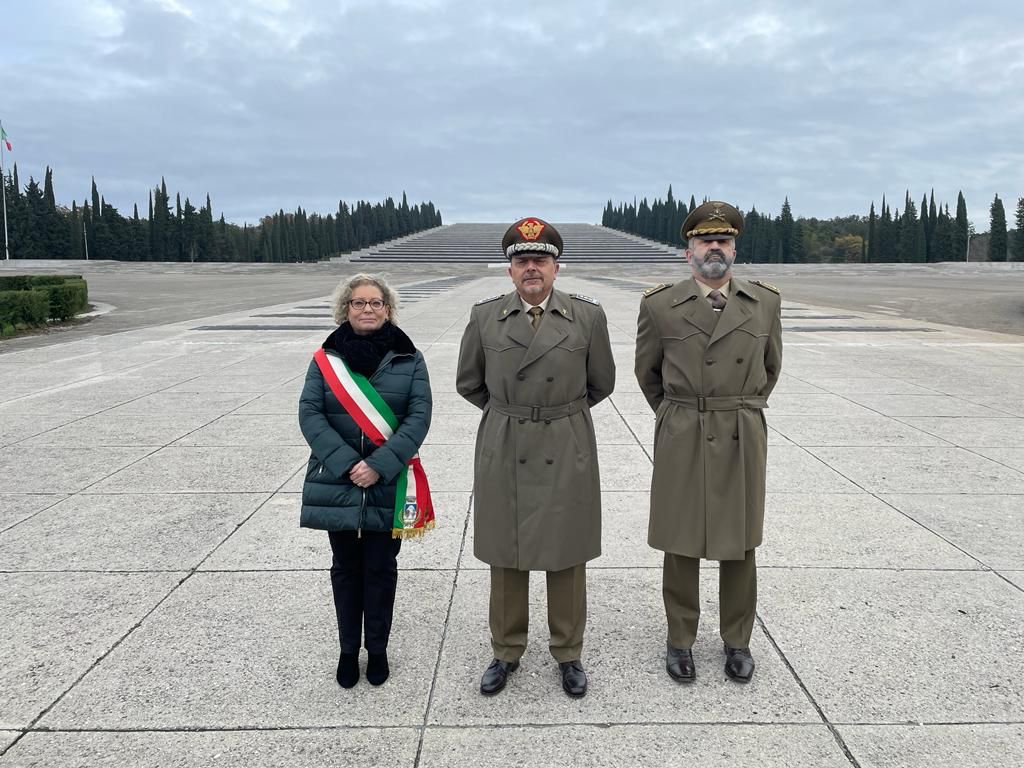 Immagine per Il generale De Cicco visita per l'ultima volta Redipuglia: «Un onore dirigere Onorcaduti»